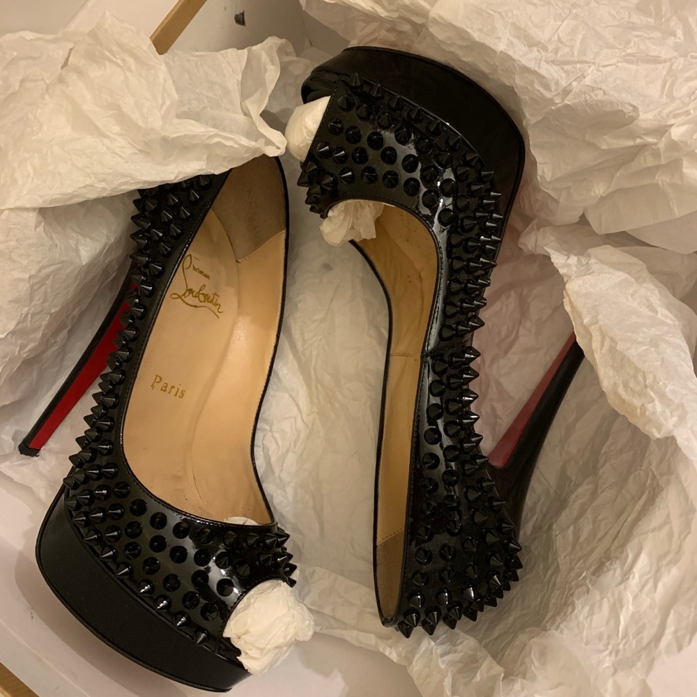 Christian Louboutin lady peep platform